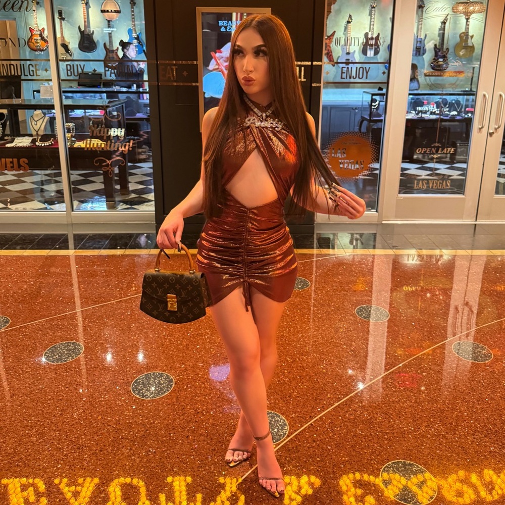 Dress - Picture 2 of 5